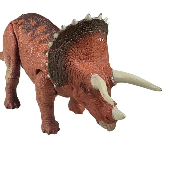 Jurassic World Triceratops Roarivores Dinosaur Action Figure - Sound & Movement - Picture 2 of 8